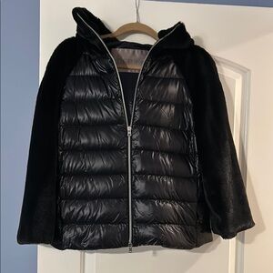 Chic Black Puffer Jacket with Hood